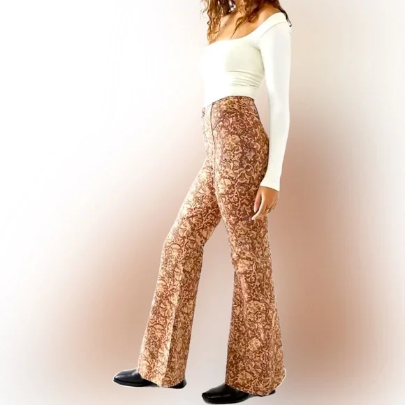 🌺Free People CRVY Wild Honey Printed
Flare Jeans🌸🌺 - Picture 2 of 12